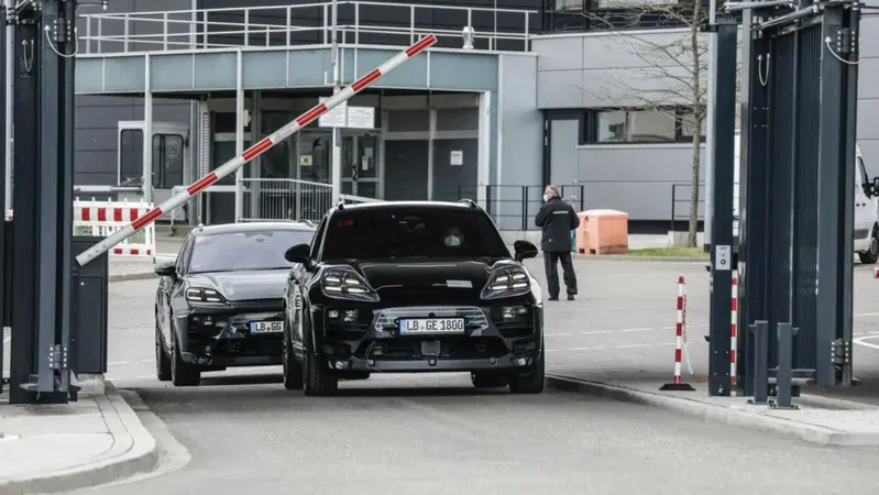 Si allontanano le speranze Alfa nel segmento C-SUV elettrici: arriva nuova Macan [solo BEV ma sempre Porsche]