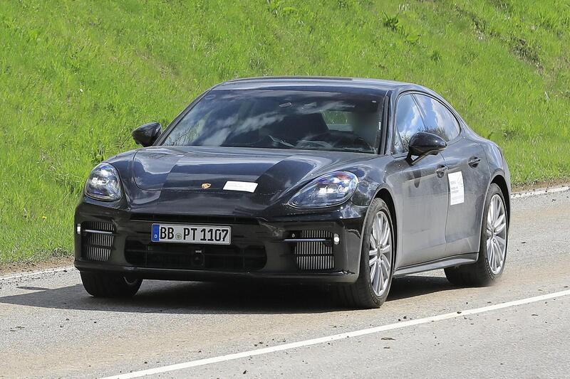 Porsche Panamera, in arrivo un nuovo restyling? Le foto spia