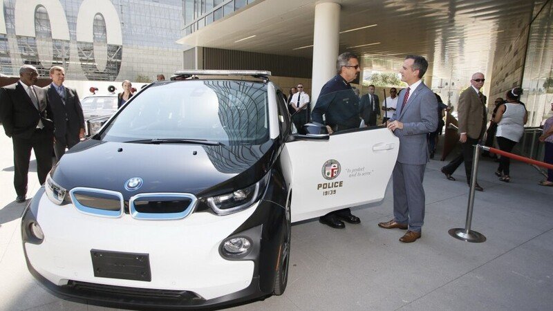 Los Angeles: la polizia sceglie la BMW i3 e &quot;scarta&quot; la Tesla