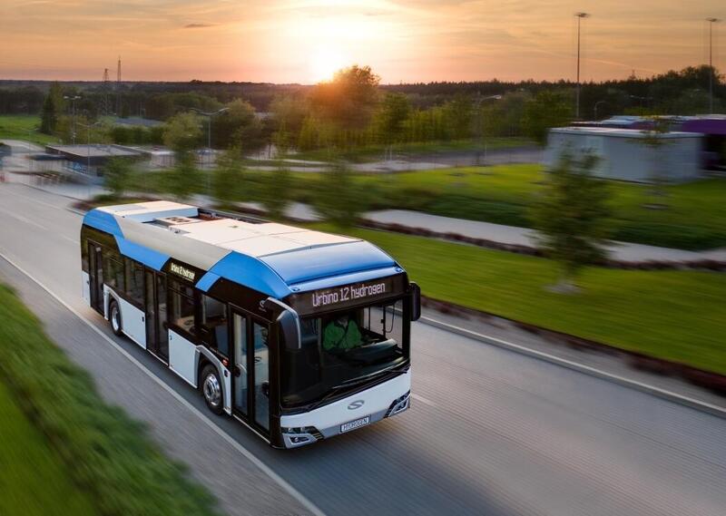 Soldi UE e Piano nazionale, Bolzano investe sulla mobilit&agrave;: arrivano i primi autobus a idrogeno