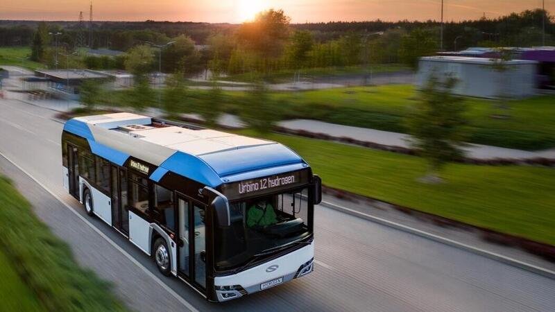 Soldi UE e Piano nazionale, Bolzano investe sulla mobilit&agrave;: arrivano i primi autobus a idrogeno