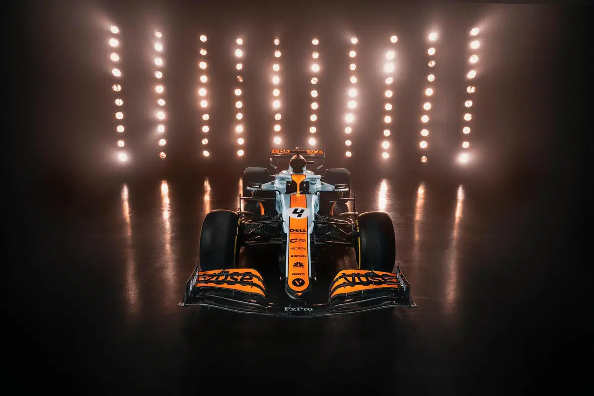 Formula 1: McLaren, a Montecarlo con l'iconica livrea Gulf (8)