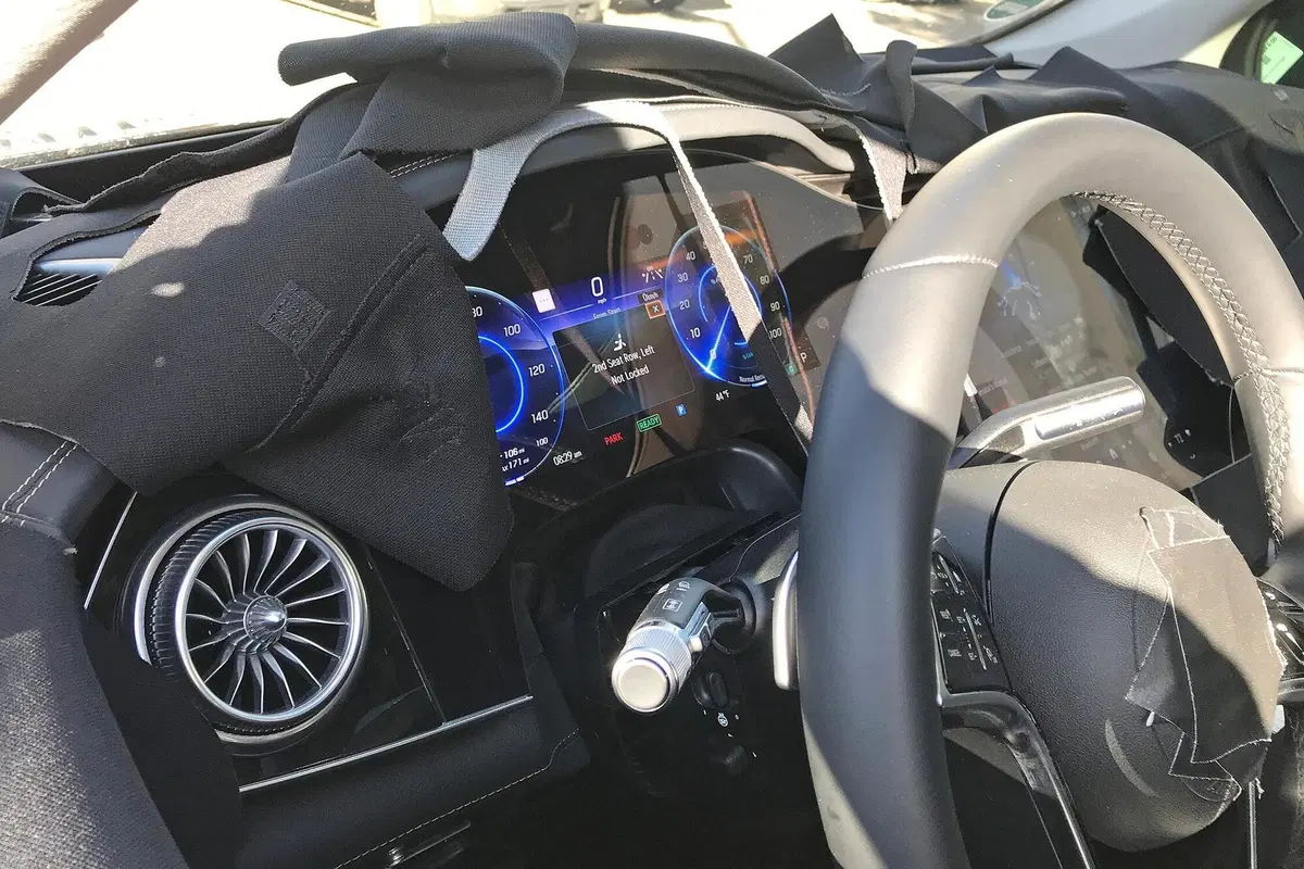 Mercedes EQS SUV, le foto spia  (6)