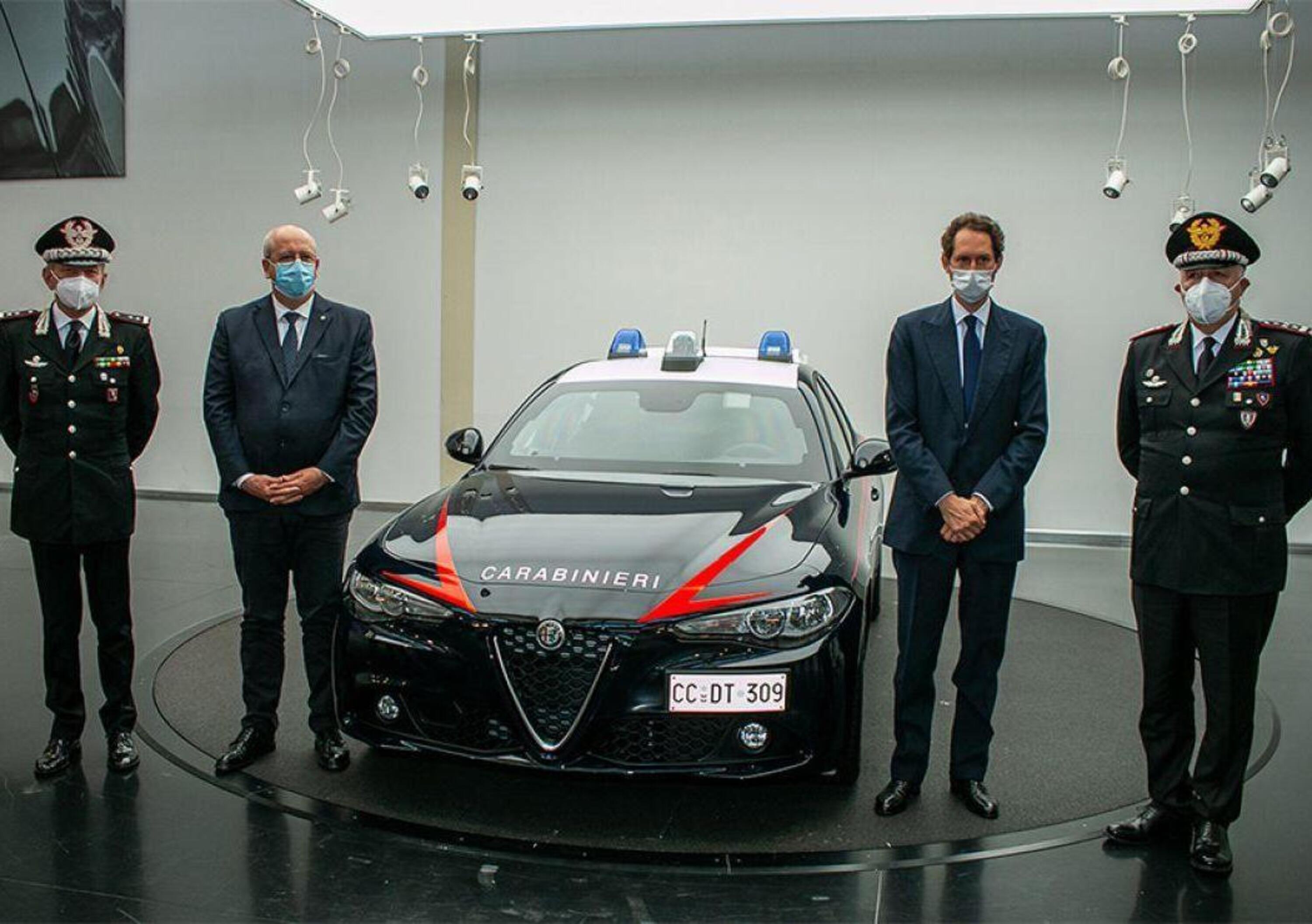 Presentata l&rsquo;Alfa Romeo Giulia per l&rsquo;Arma dei Carabinieri (1.770 esemplari) [VIDEO]