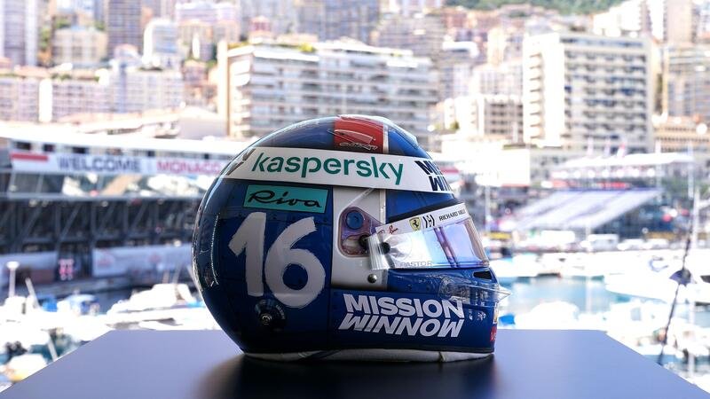 Formula 1, Leclerc Norris Ricciardo e Russell presentano i caschi speciali per il Gp di Monaco
