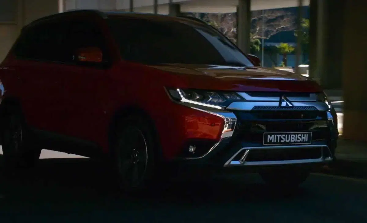 Mitsubishi Outlander 2.0 4WD CVT Insport SDA 7 posti (7)