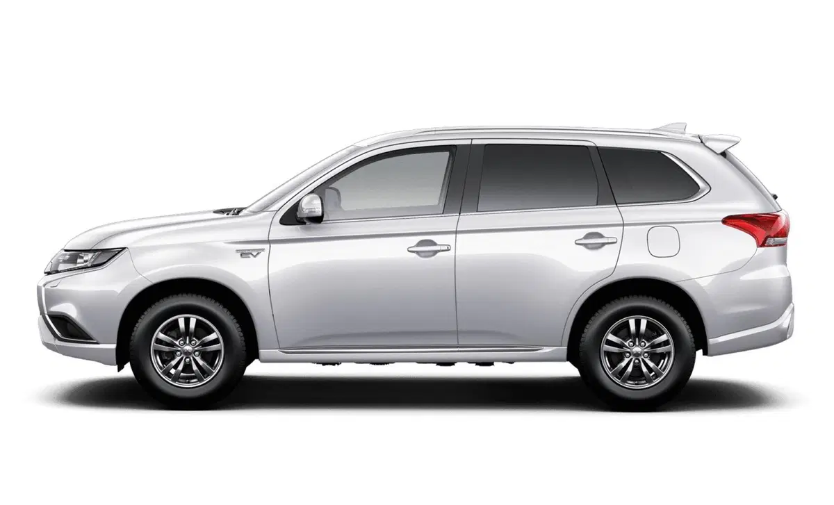 Mitsubishi Outlander 2.0 4WD CVT Insport SDA 7 posti (2)