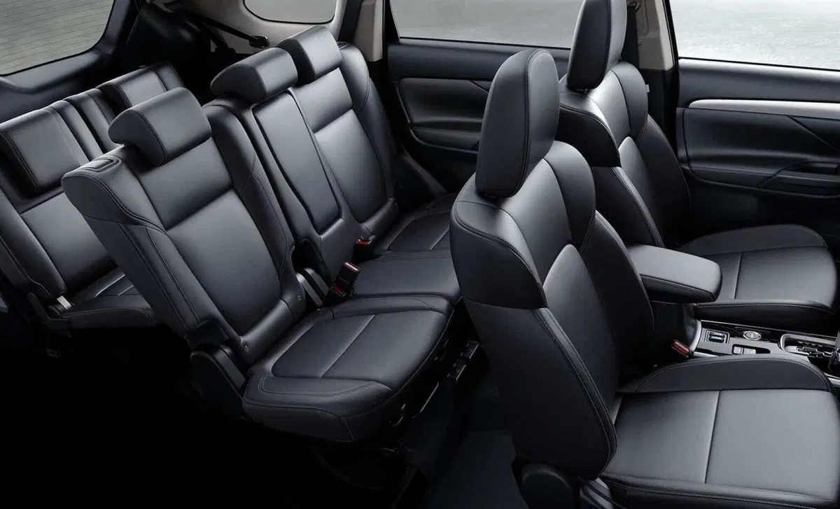 Mitsubishi Outlander 2.0 4WD CVT Insport SDA 7 posti (12)