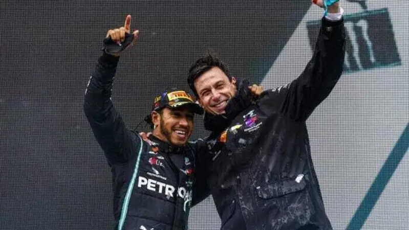 F1, Hamilton: "La Formula 1 &egrave; diventata un club per bambini miliardari"