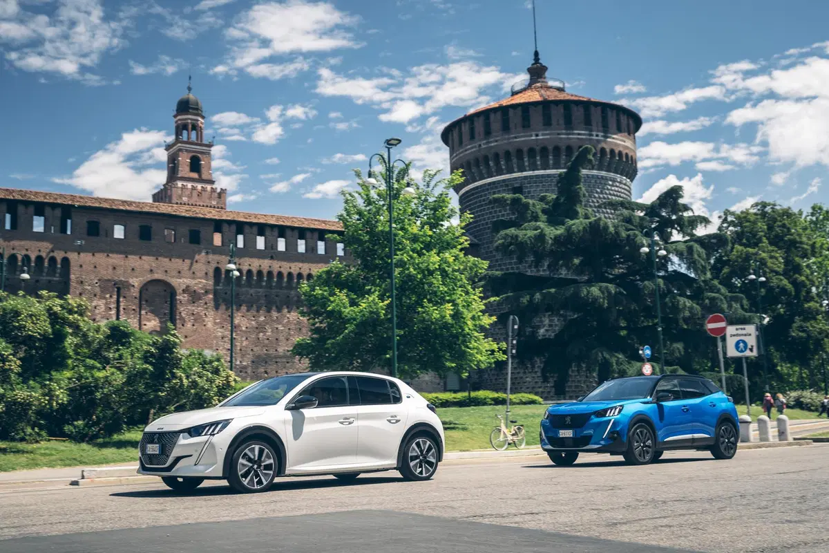 Elettrica di segmento B senza rinunce? Peugeot ha tutte le varianti (hatch e SUV) se siete elettro-compatibili (6)