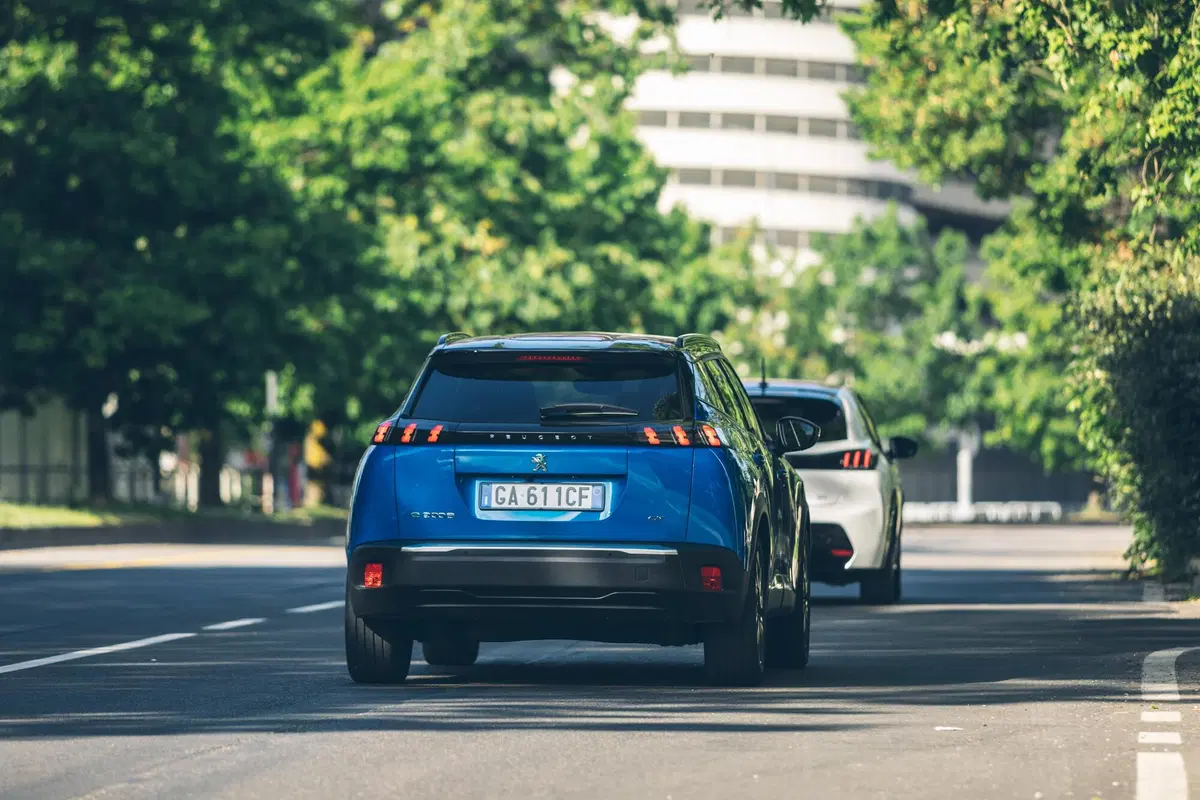 Elettrica di segmento B senza rinunce? Peugeot ha tutte le varianti (hatch e SUV) se siete elettro-compatibili (7)