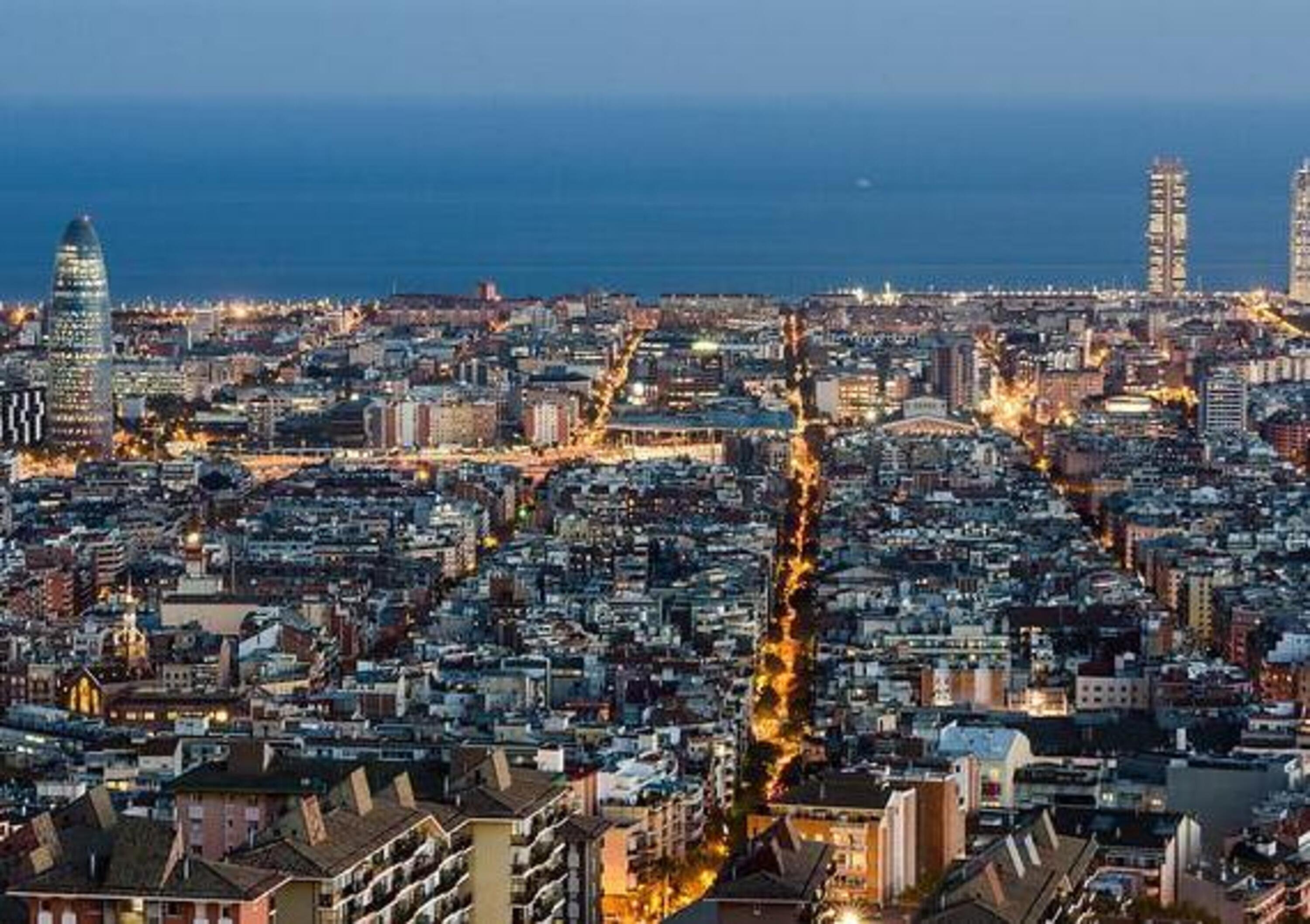 Barcellona, pannelli fotovoltaici sotto l&#039;asfalto