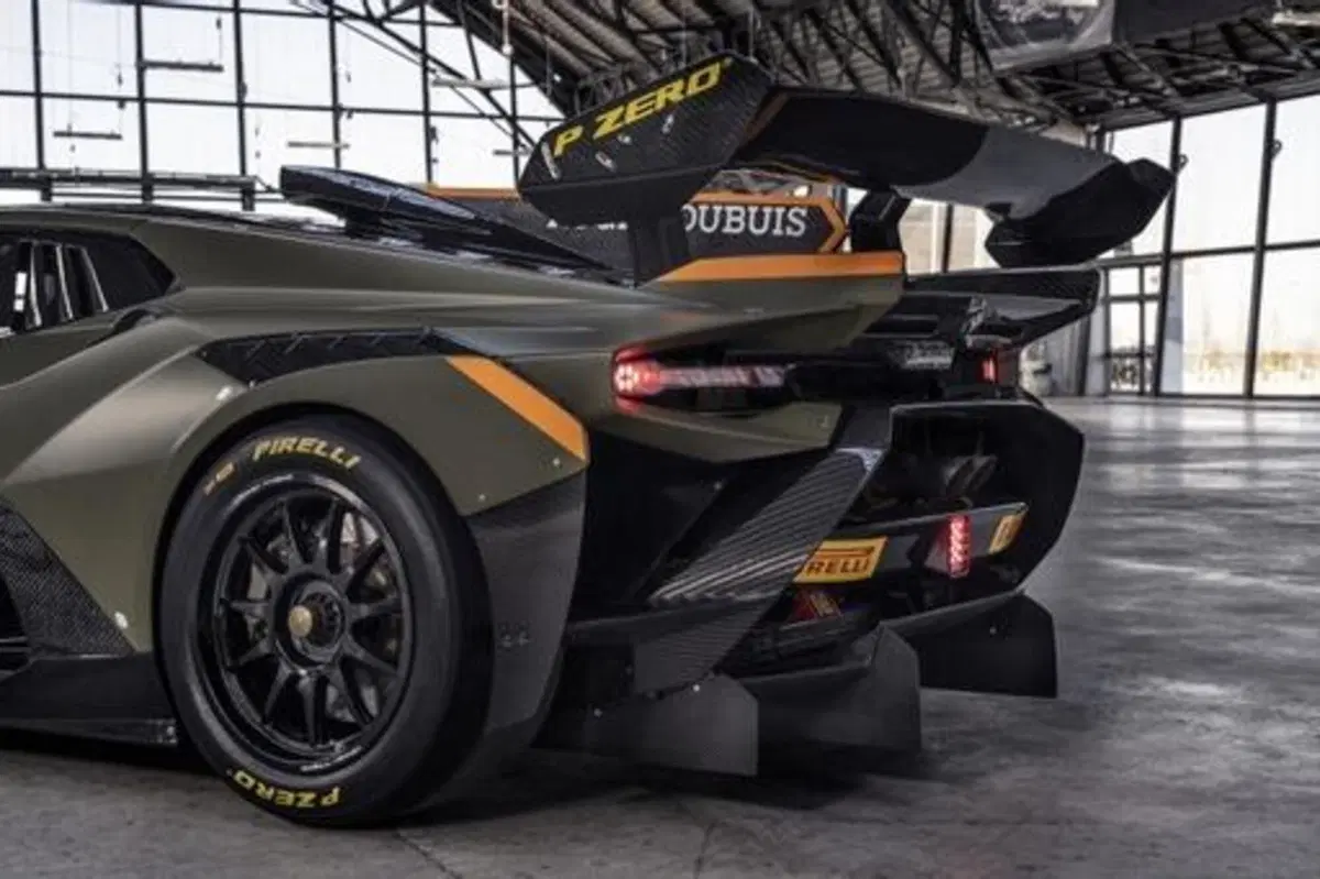 Ecco la nuova Lamborghini da gara: Huracán Super Trofeo EVO2 (5)