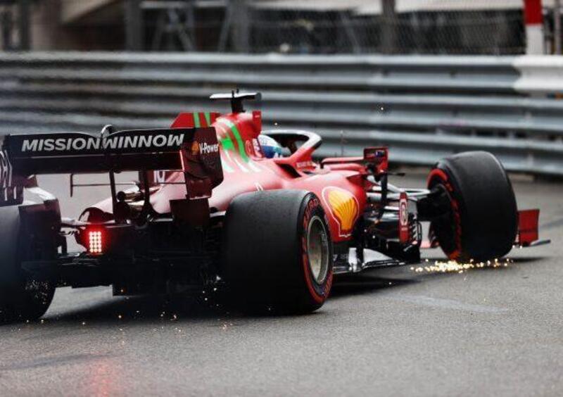 Formula 1, Sulla vettura di Leclerc si  &egrave; rotto il mozzo della posteriore sinistra