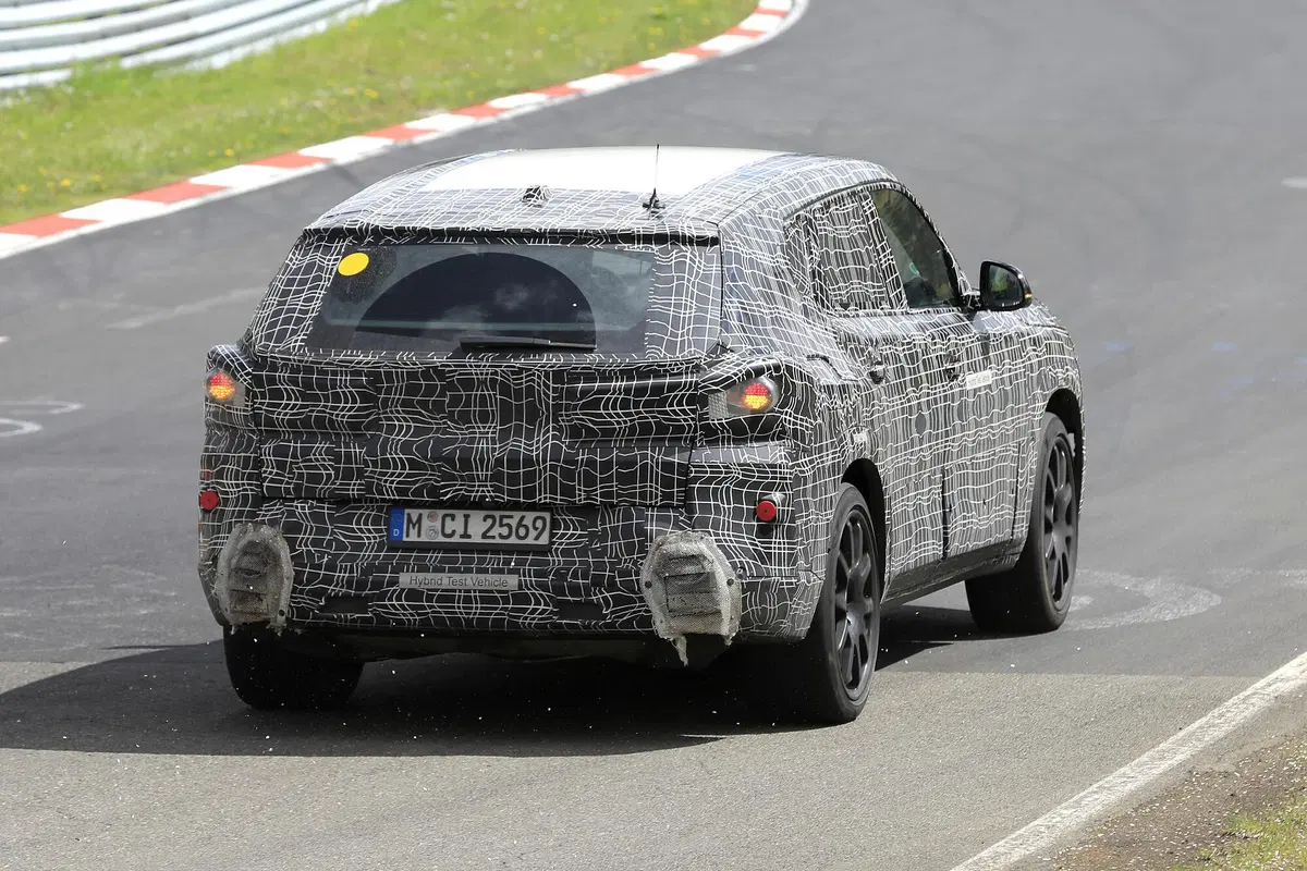 BMW, in arrivo la X8? Le foto spia (10)