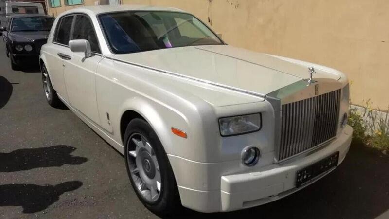 Sequestrata una Rolls-Royce con interni in pelle di coccodrillo proveniente dalla Russia