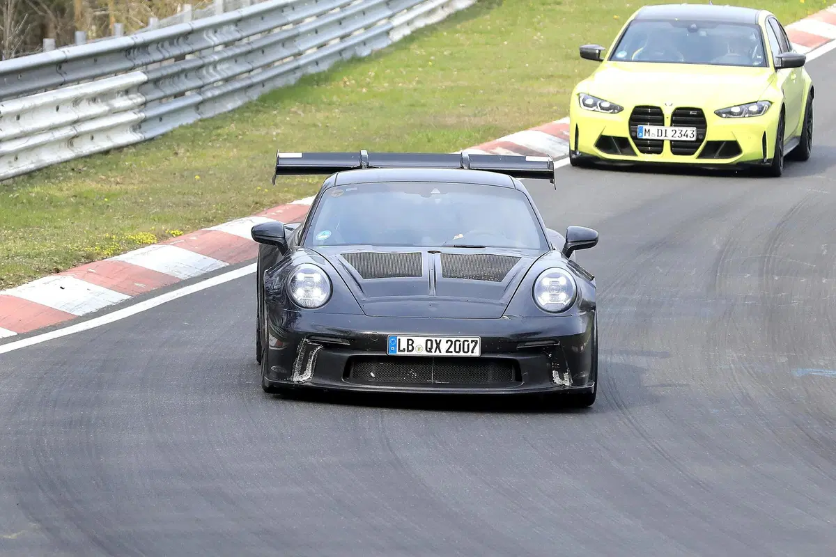 Porsche 911 GT3 RS, le foto spia al Nürburgring (2)