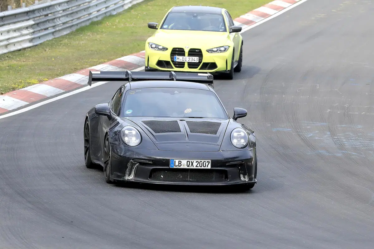 Porsche 911 GT3 RS, le foto spia al Nürburgring (3)