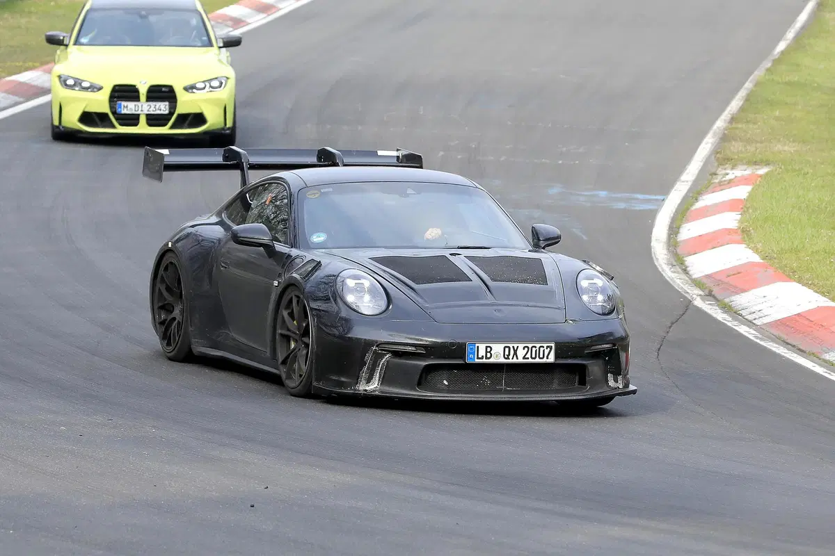 Porsche 911 GT3 RS, le foto spia al Nürburgring (4)