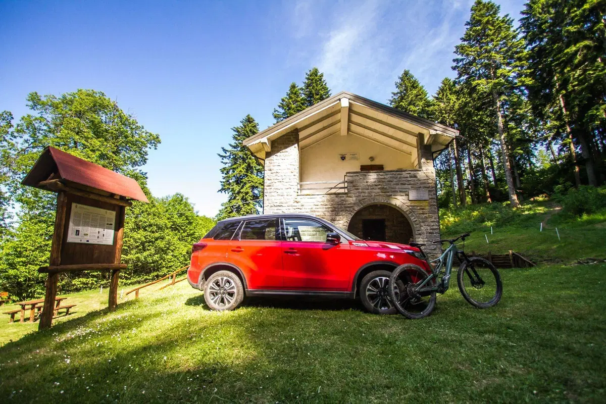 Con Suzuki Vitara ibrida alle World E-Bike Series, Ecco il campo di gara [video] (5)