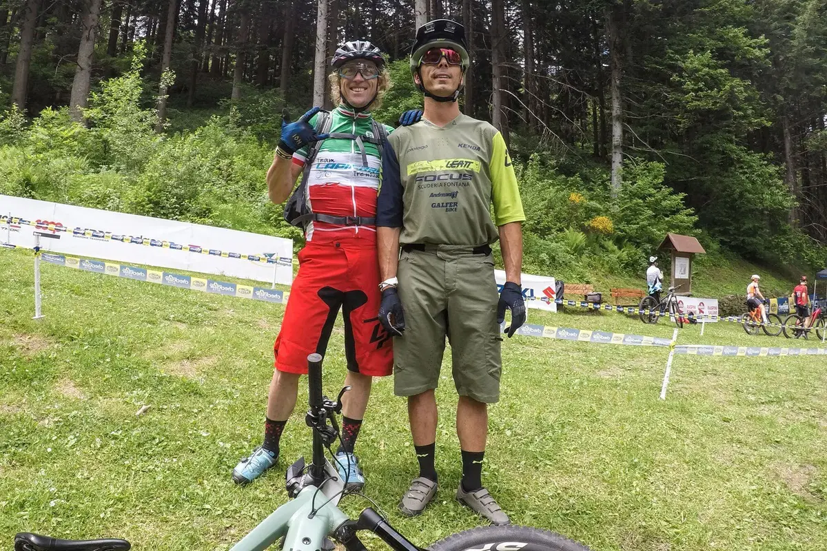 Con Suzuki Vitara ibrida alle World E-Bike Series, In pista [video] (11)