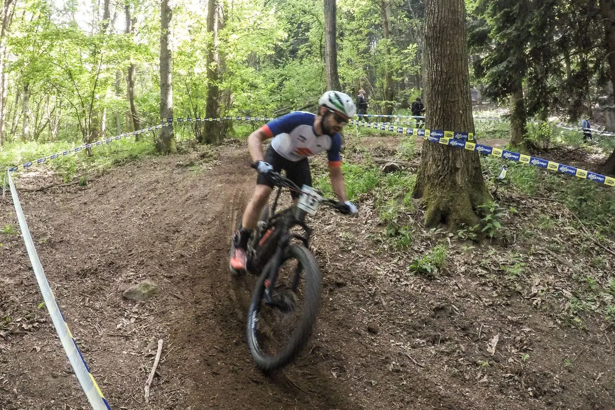Con Suzuki Vitara ibrida alle World E-Bike Series, In pista [video] (9)
