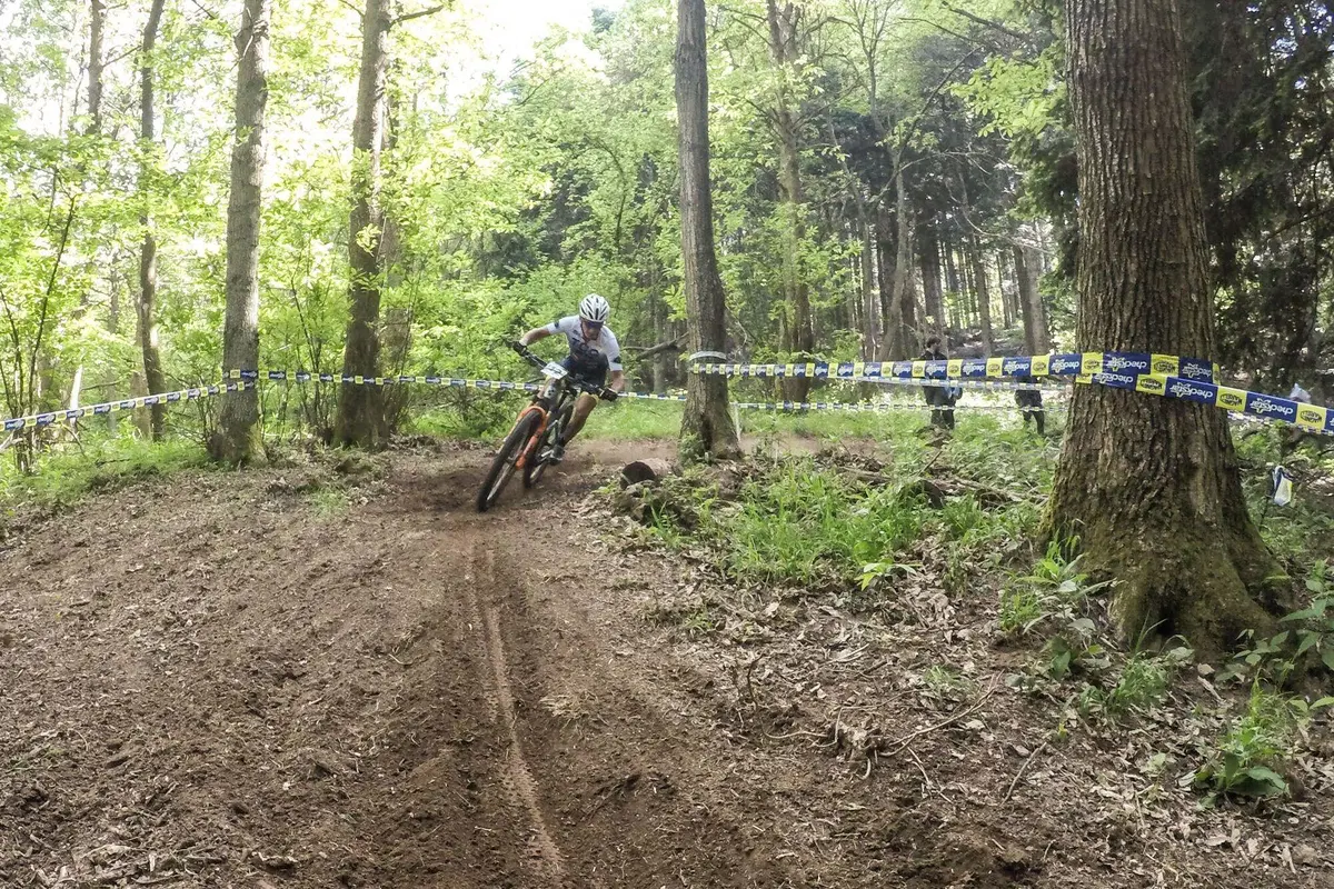 Con Suzuki Vitara ibrida alle World E-Bike Series, In pista [video] (13)
