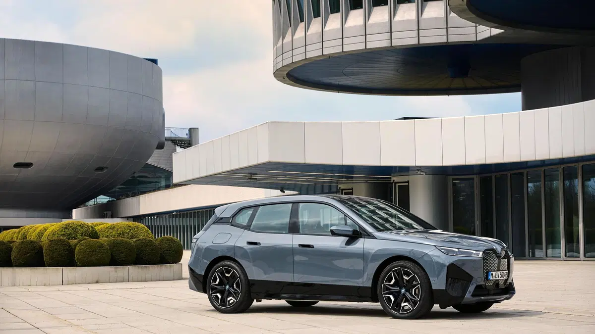 BMW iX xdrive40 (26)