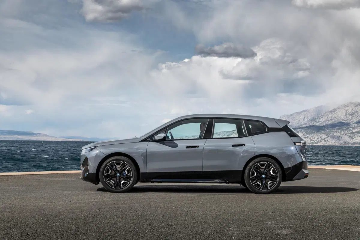 BMW iX xdrive40 (22)