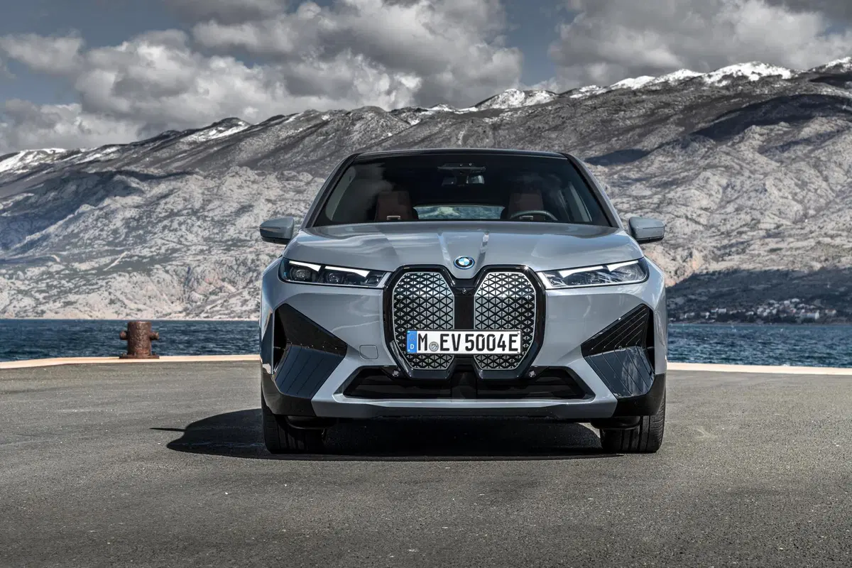 BMW iX xdrive40 (23)