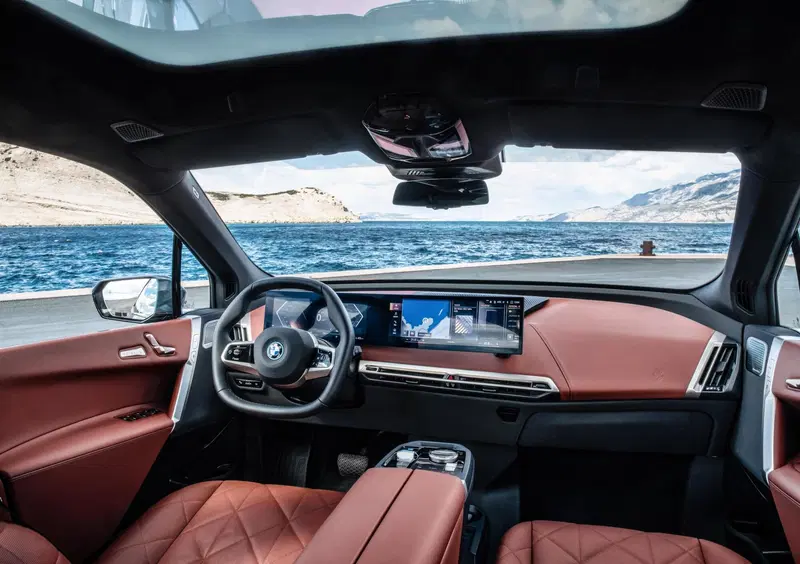 BMW iX (2021-->>) (31)
