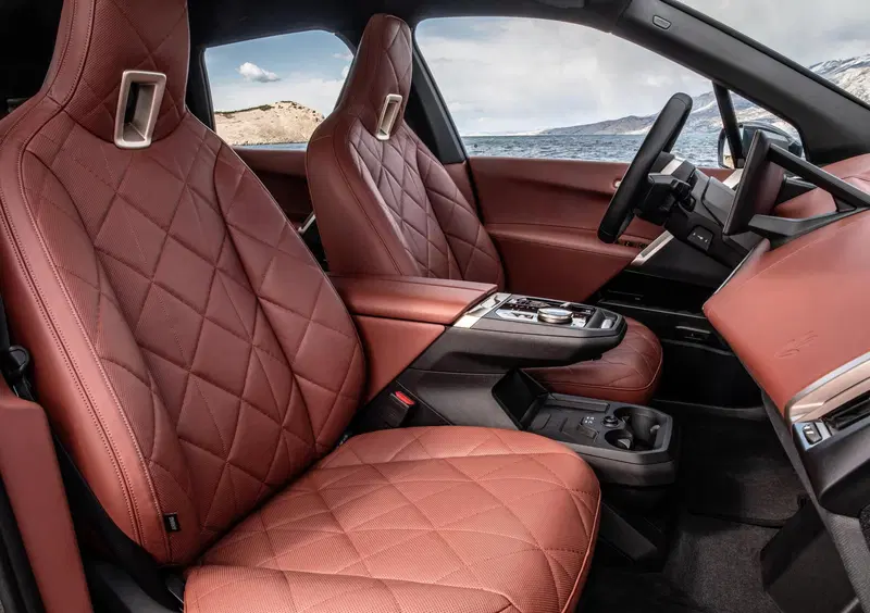 BMW iX (2021-->>) (33)