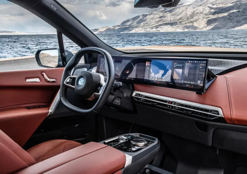 BMW iX (2021-->>) (32)