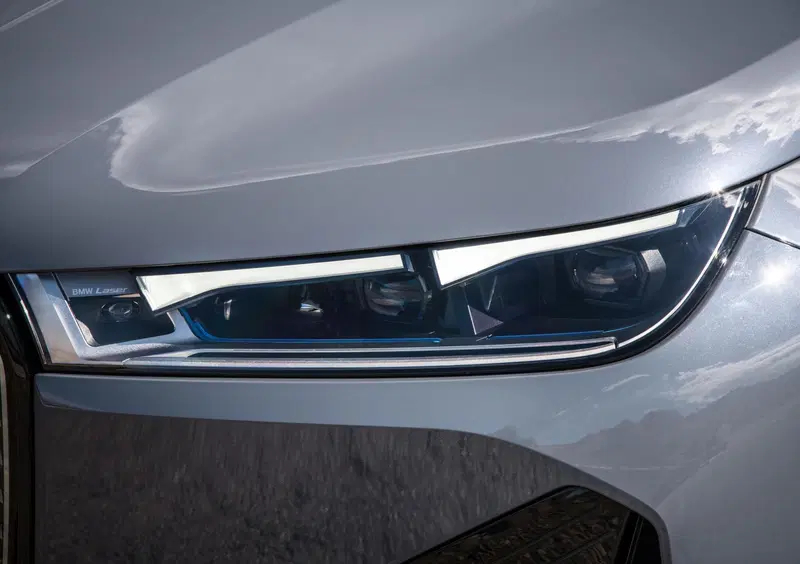 BMW iX (2021-->>) (36)
