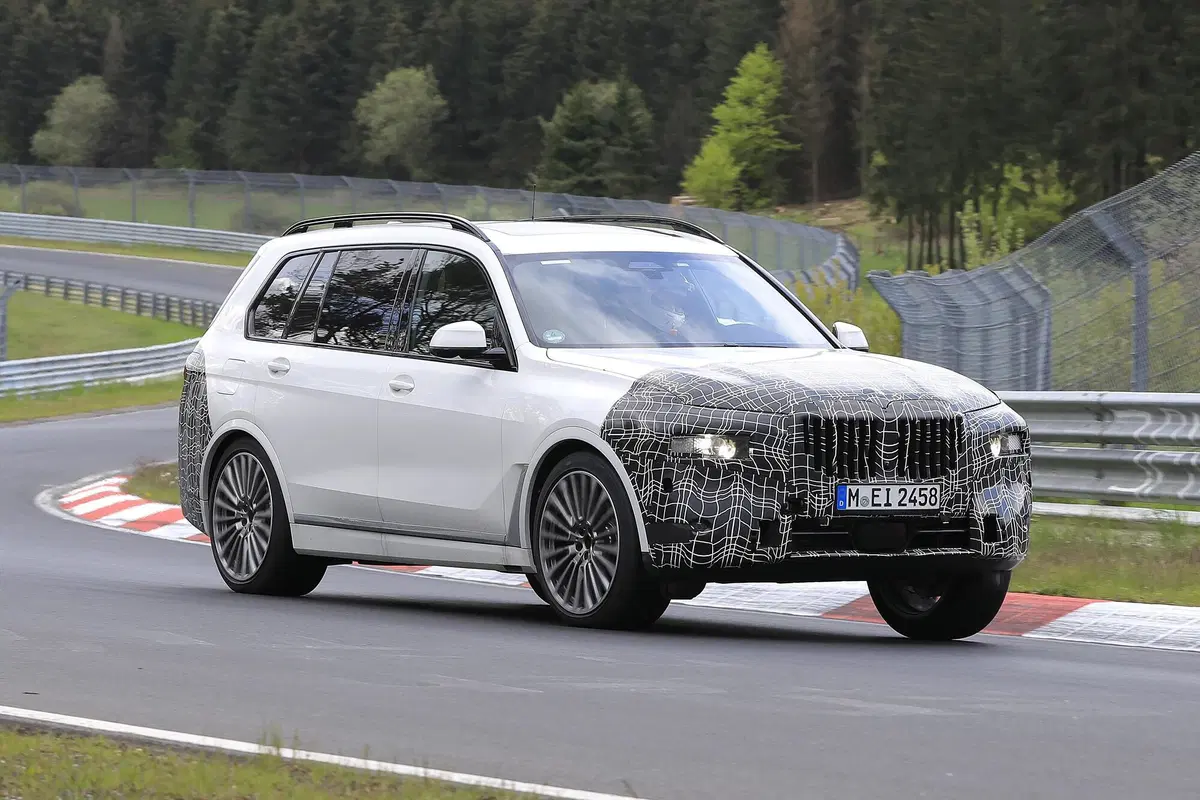 BMW X7 restyling, le foto spia  (3)