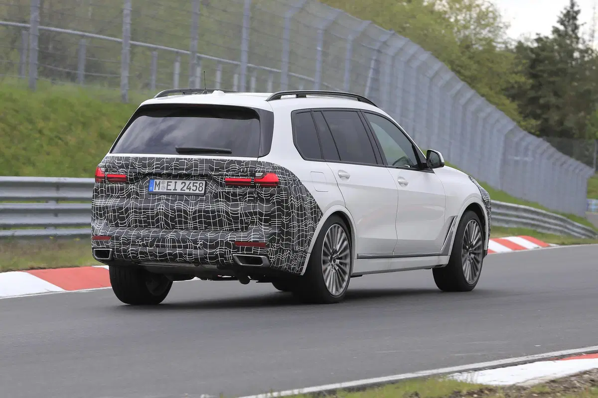 BMW X7 restyling, le foto spia  (5)