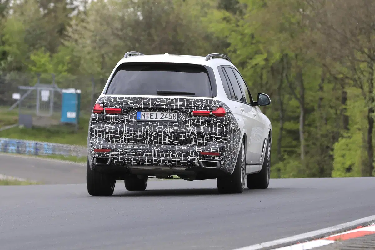 BMW X7 restyling, le foto spia  (7)