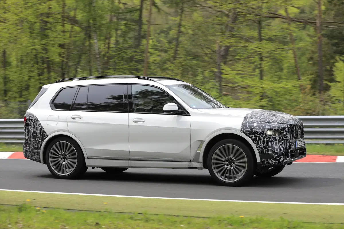 BMW X7 restyling, le foto spia  (14)