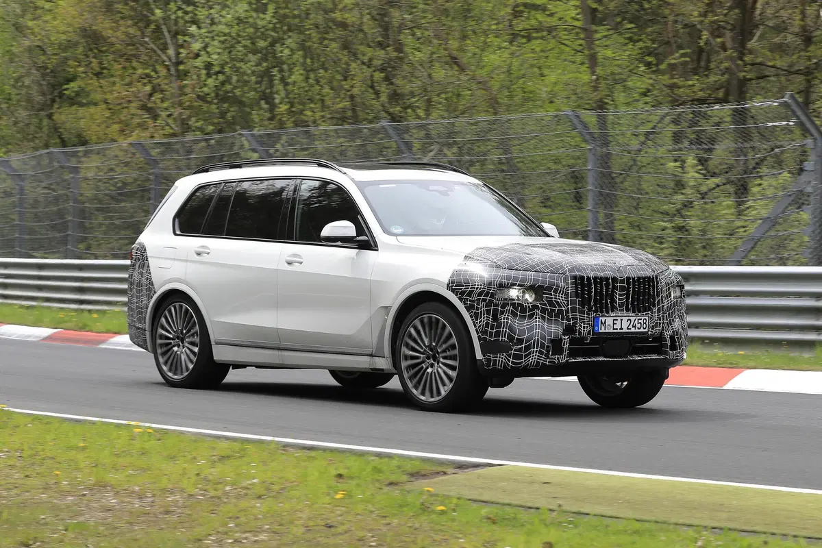 BMW X7 restyling, le foto spia  (15)