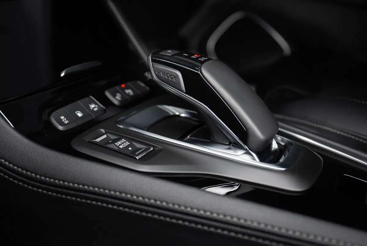 Opel Grandland, tolti i veli al restyling (9)