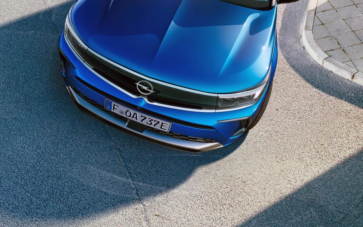 Opel Grandland, tolti i veli al restyling (14)