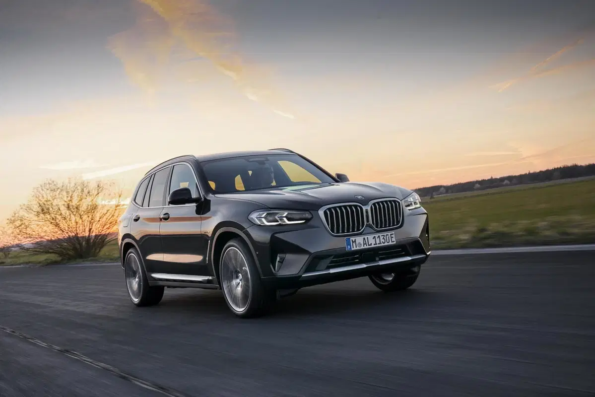 BMW X3 e X4 Restyling 2022: Stile aggiornato, nuova tecnologia e interni rivisti (6)