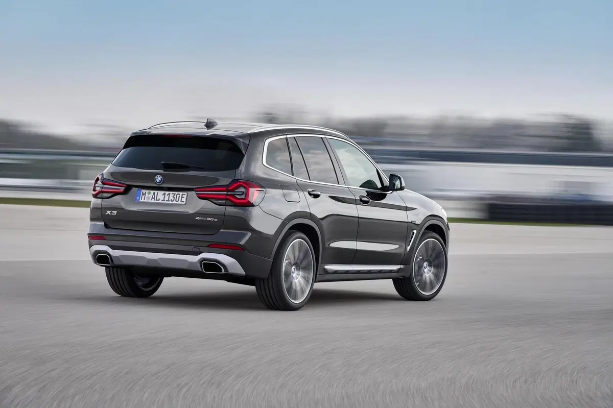 BMW X3 e X4 Restyling 2022: Stile aggiornato, nuova tecnologia e interni rivisti (8)