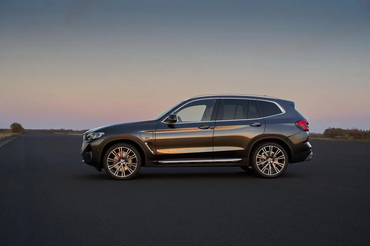 BMW X3 e X4 Restyling 2022: Stile aggiornato, nuova tecnologia e interni rivisti (12)