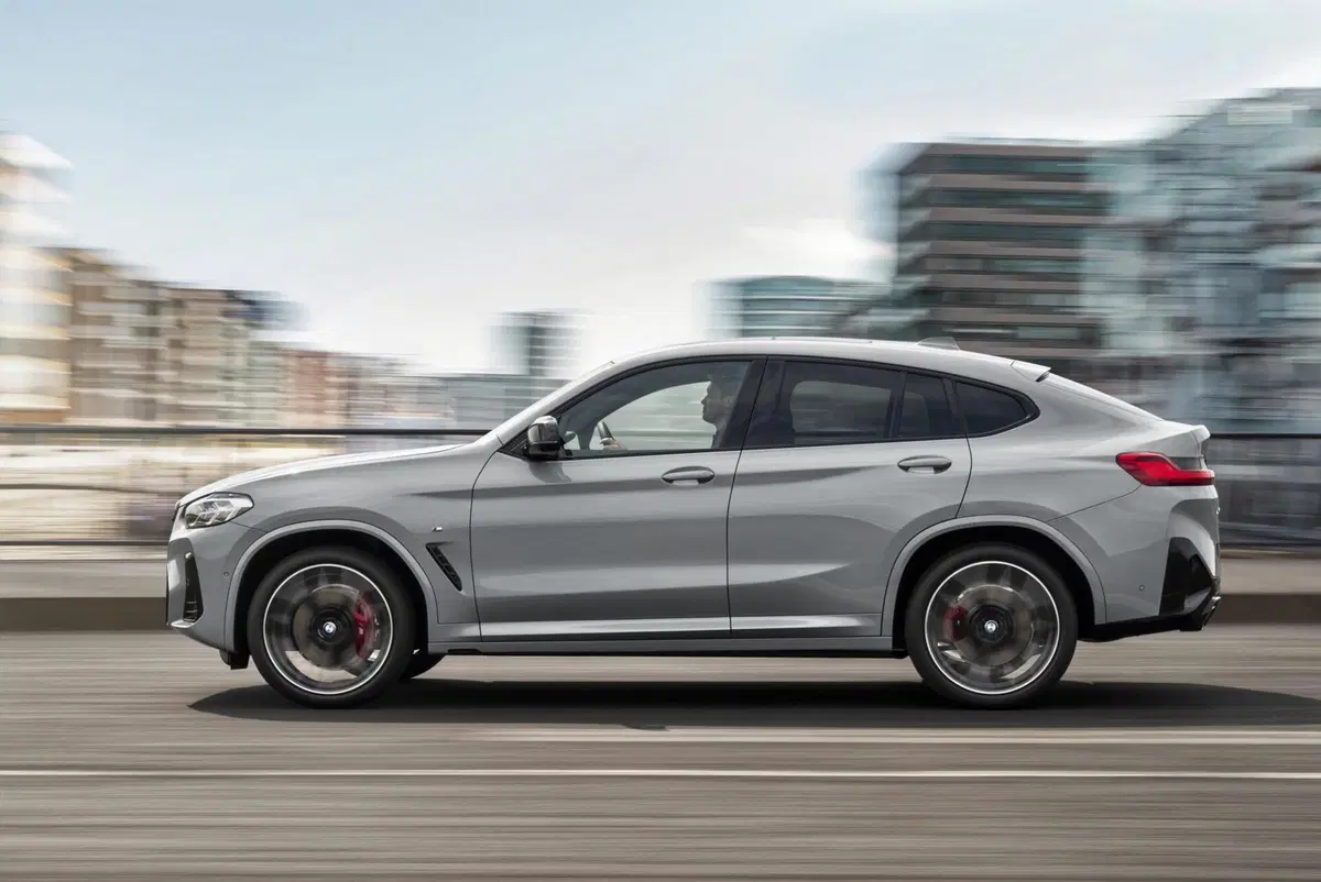 BMW X3 e X4 Restyling 2022: Stile aggiornato, nuova tecnologia e interni rivisti (16)