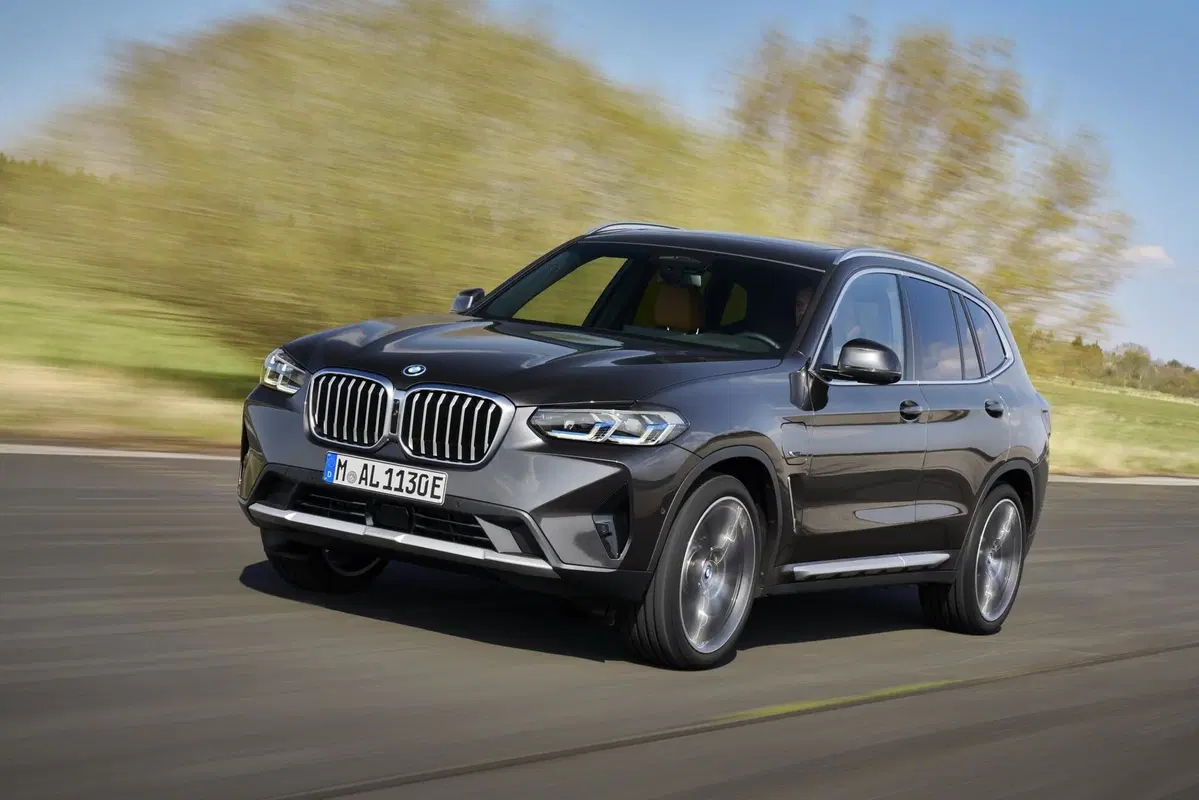 BMW X3 e X4 Restyling 2022: Stile aggiornato, nuova tecnologia e interni rivisti (23)