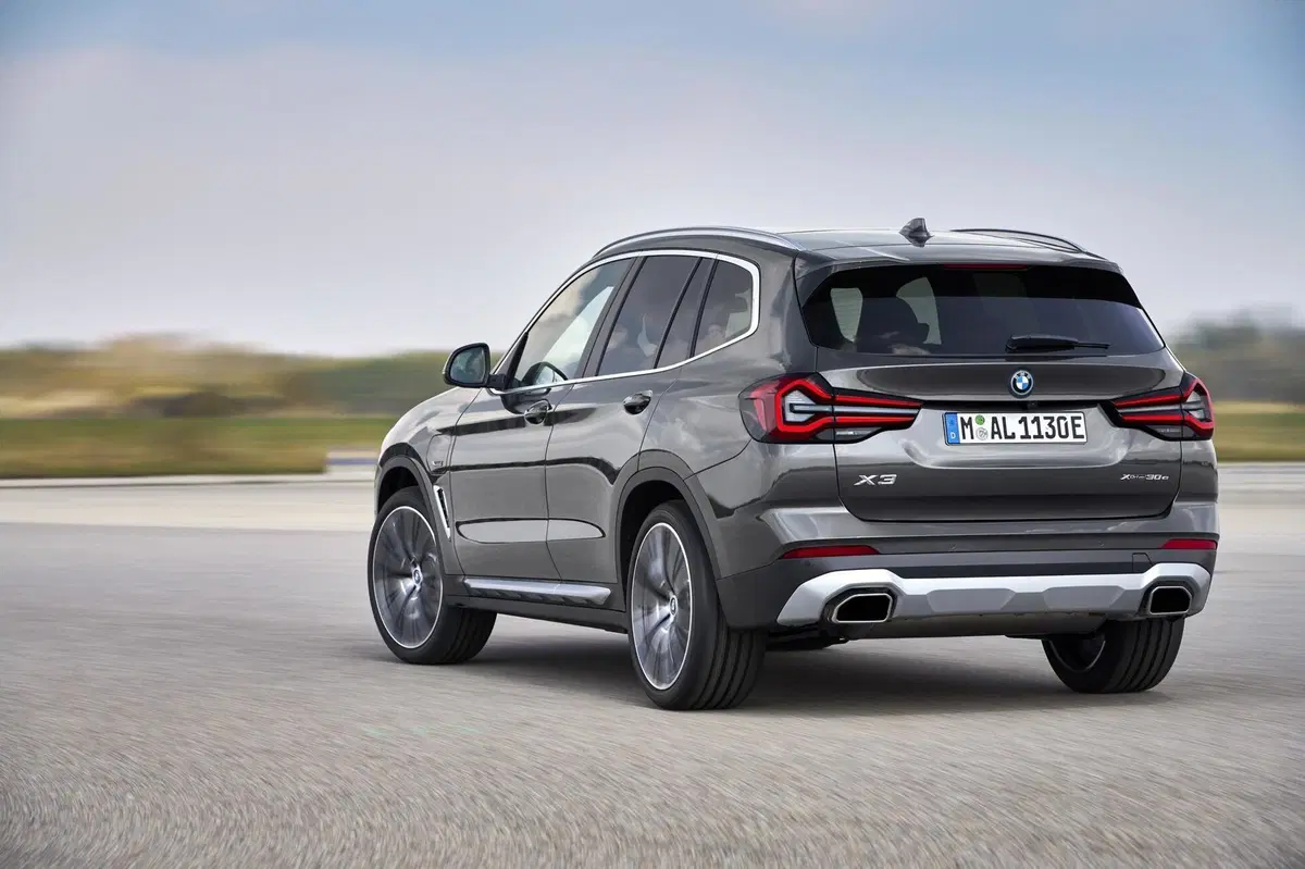 BMW X3 e X4 Restyling 2022: Stile aggiornato, nuova tecnologia e interni rivisti (24)