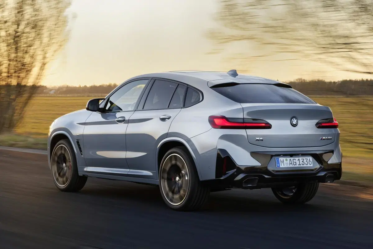 BMW X3 e X4 Restyling 2022: Stile aggiornato, nuova tecnologia e interni rivisti (26)