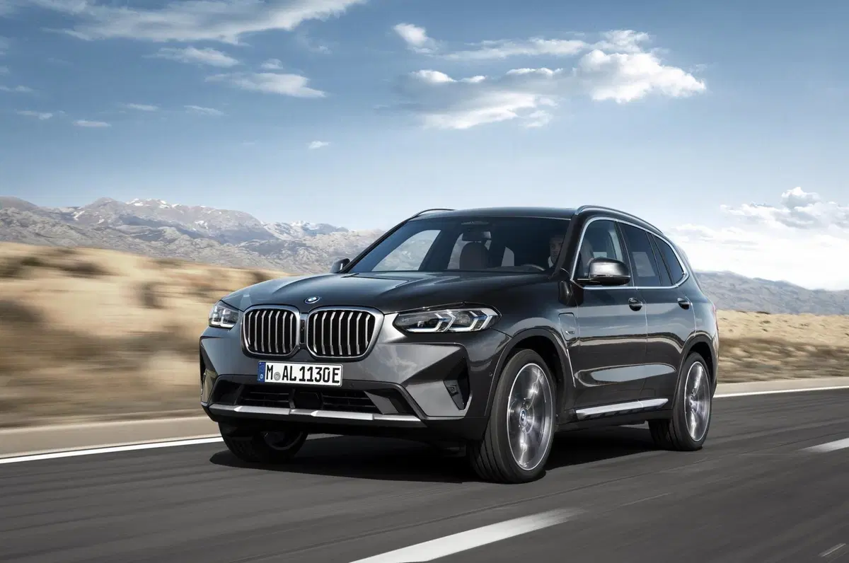 BMW X3 e X4 Restyling 2022: Stile aggiornato, nuova tecnologia e interni rivisti (29)