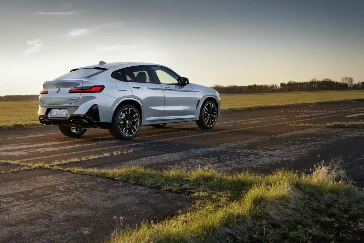 BMW X3 e X4 Restyling 2022: Stile aggiornato, nuova tecnologia e interni rivisti (58)